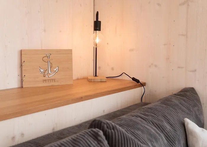 Geraeumige, Hochwertiges Hausboot Petite Mit Kamin Hotel na wodzie Hamburg