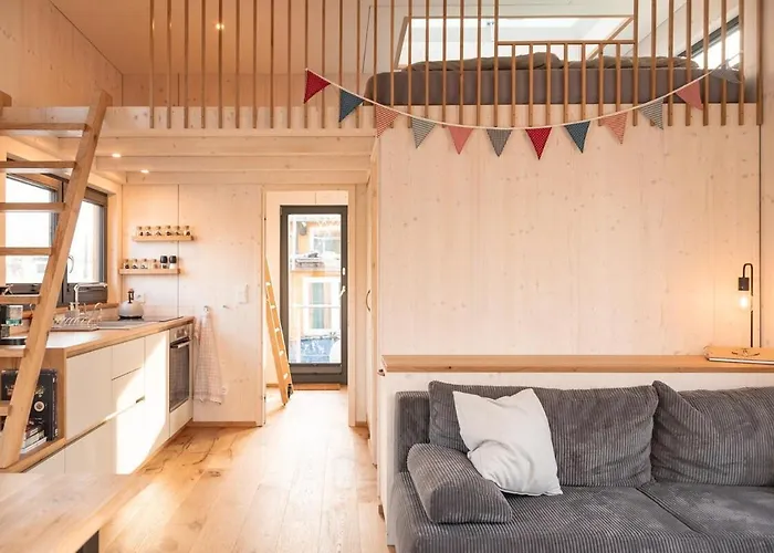Hotel na wodzie Geraeumige, Hochwertiges Hausboot Petite Mit Kamin Hamburg