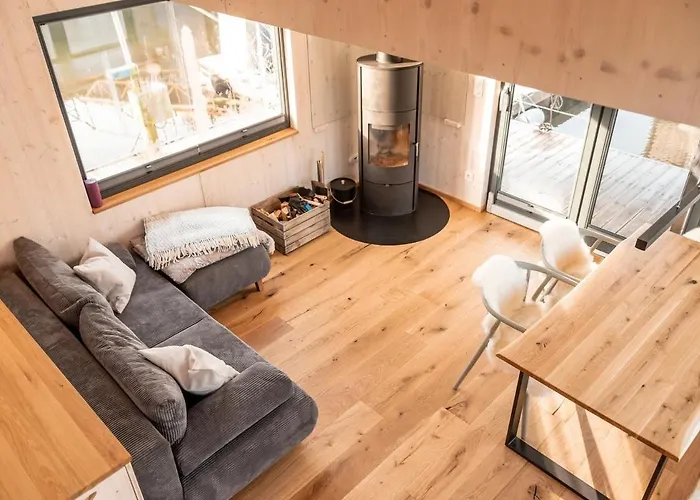 Geraeumige, Hochwertiges Hausboot Petite Mit Kamin * Hamburg