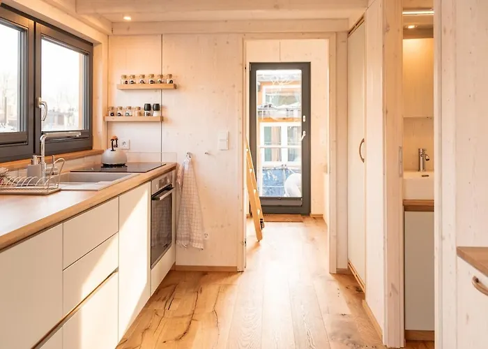 Geraeumige, Hochwertiges Hausboot Petite Mit Kamin Hotel na wodzie Hamburg