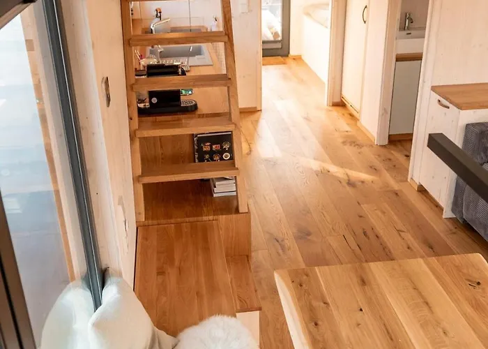 Geraeumige, Hochwertiges Hausboot Petite Mit Kamin Hamburg